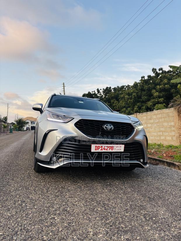 Toyota Highlander XSE FWD 2024 Silver