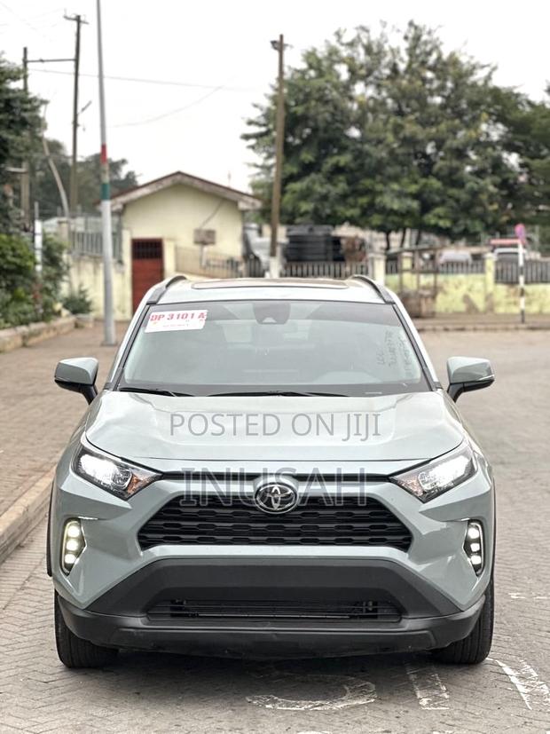 Toyota RAV4 XLE 2022