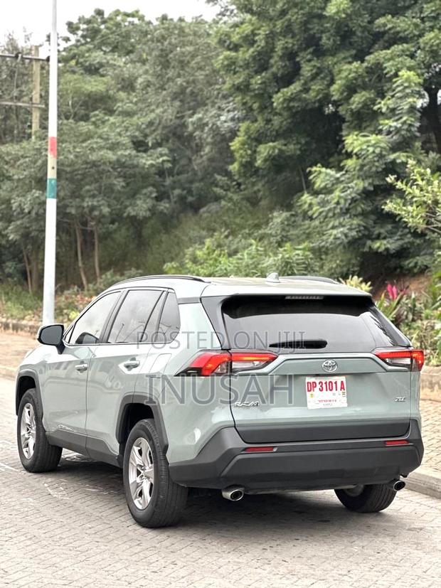 Toyota RAV4 XLE 2022
