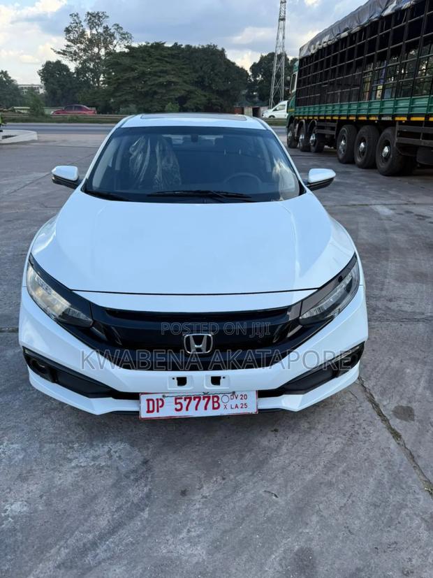 Honda Civic Type R Touring 4dr Hatchback (2.0L 4cyl) 2017 White