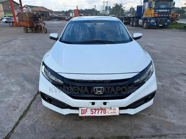 Honda Civic Type R Touring 4dr Hatchback (2.0L 4cyl) 2017 White