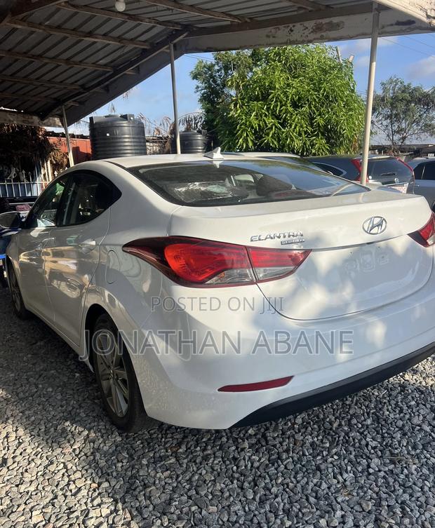Hyundai Elantra 2016 White