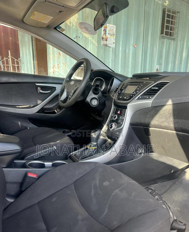 Hyundai Elantra 2016 White