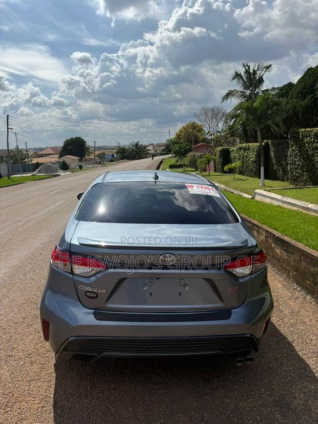 Toyota Corolla SE 2022 Silver