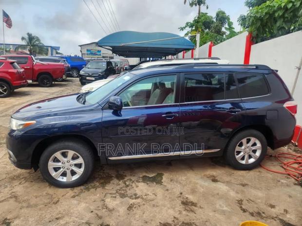 Toyota Highlander 2013 Blue