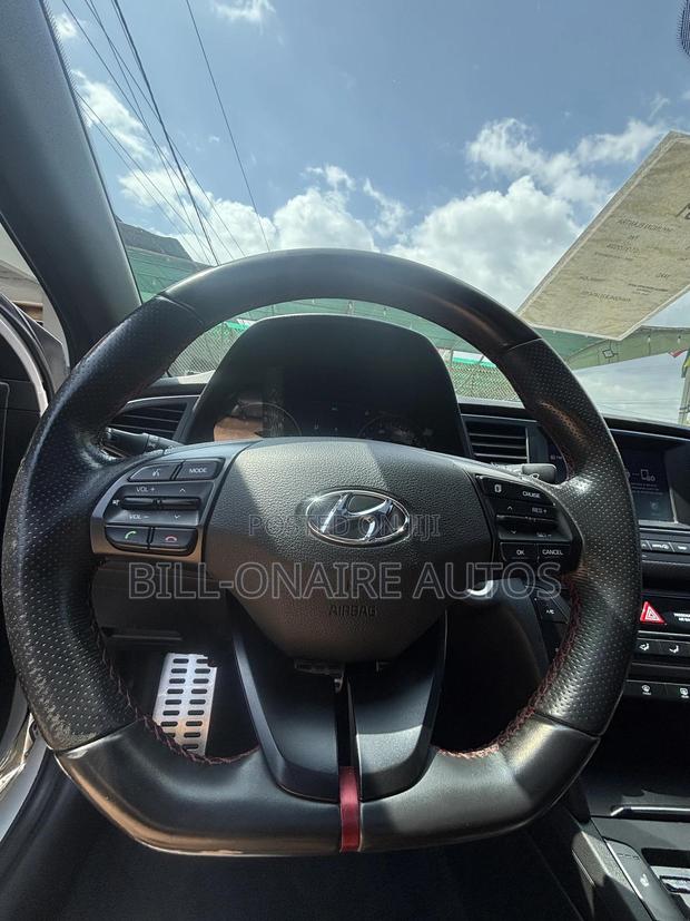 Hyundai Elantra Sport 2018 White