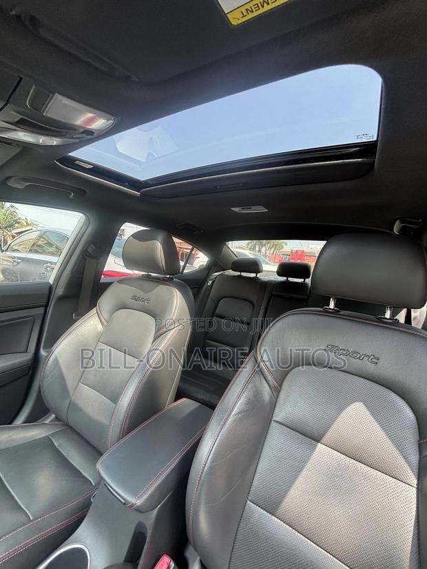 Hyundai Elantra Sport 2018 White