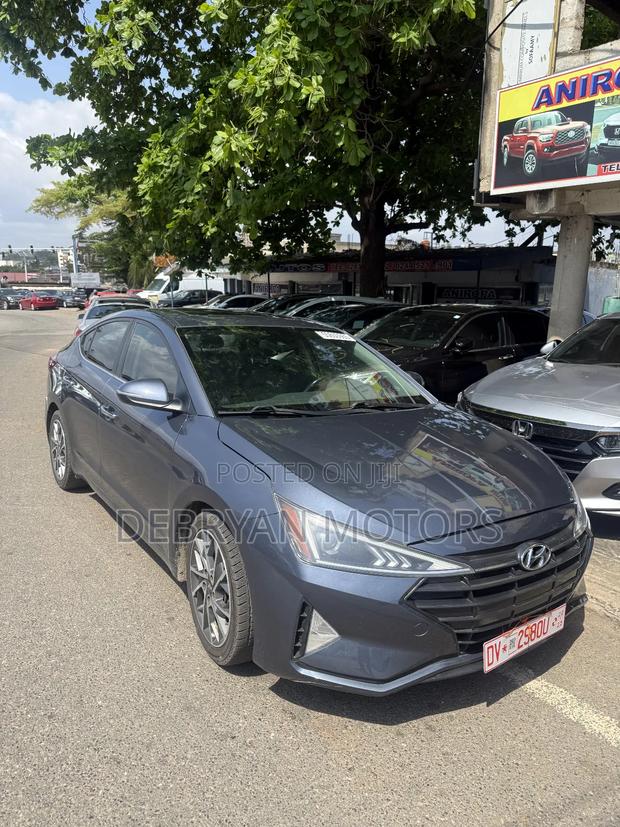 Hyundai Elantra SE 2020 Gray