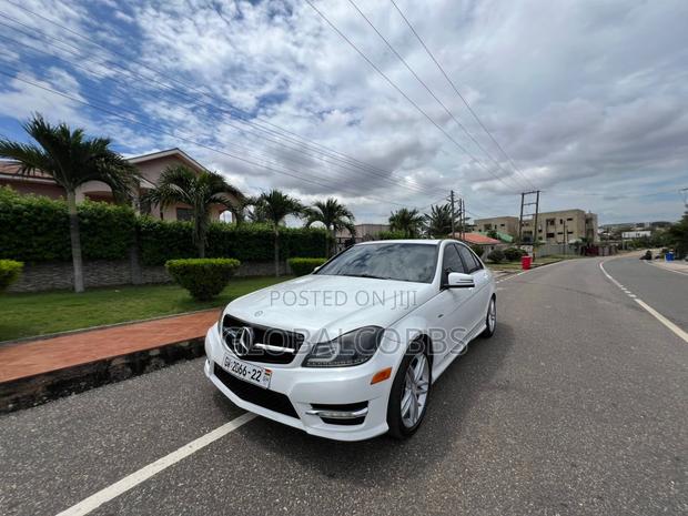 Mercedes-Benz C250 2013 Blue