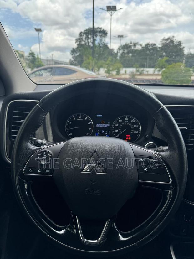 Mitsubishi Outlander SEL S-AWC 2020 Silver