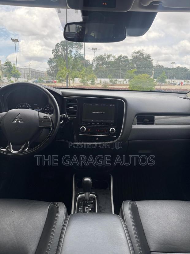 Mitsubishi Outlander SEL S-AWC 2020 Silver