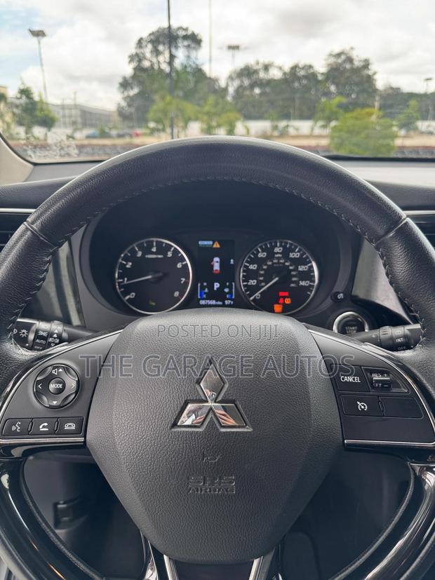 Mitsubishi Outlander SEL S-AWC 2020 Silver