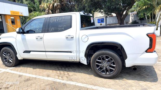 Toyota Tundra Platinum 2022 White