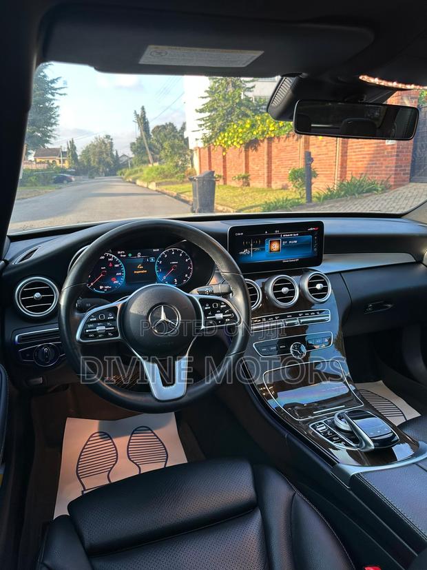 Mercedes-Benz C300 2020 White