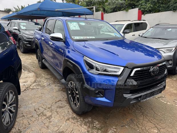 Toyota Hilux 2021 Blue