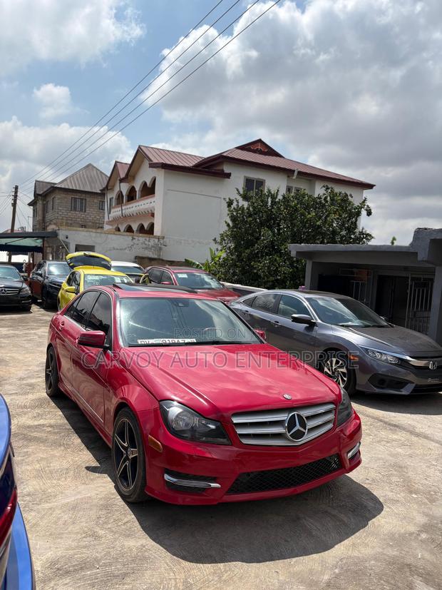 Mercedes-Benz C250 2013 Red