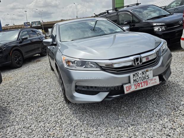 Honda Accord LX 4dr Sedan FWD (2.4L 4cyl 2A) 2017 Silver