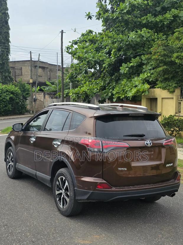 Toyota RAV4 Limited AWD (2.5L 4cyl 6A) 2016 Brown