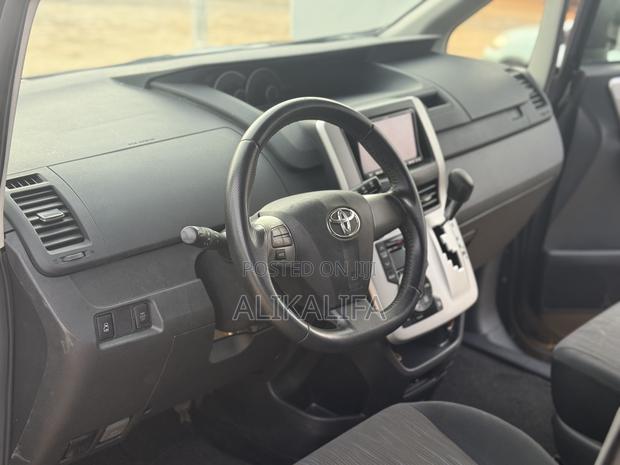 Toyota Voxy 2012 Black