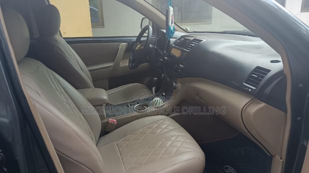 Toyota Highlander 2010 Gray