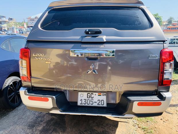 Mitsubishi L200 Double Cab 2.2 4WD 2020 Brown