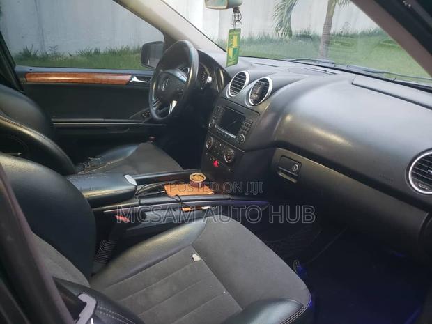 Mercedes-Benz M Class ML 350 AWD 4Matic (3.5L V6 7A) 2006 Gray
