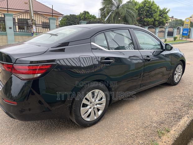 Nissan Sentra 2021 Black