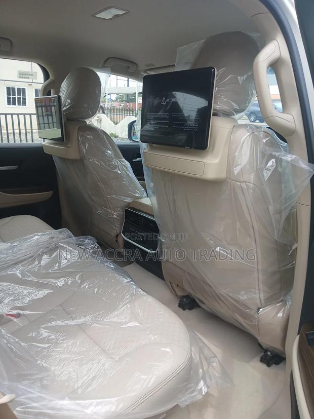 New Toyota Land Cruiser LC300 2025 White