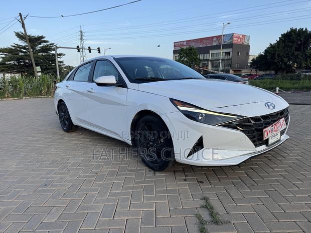 Hyundai Elantra SEL 2021 White