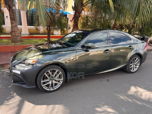 Lexus IS 200t 2016 Green