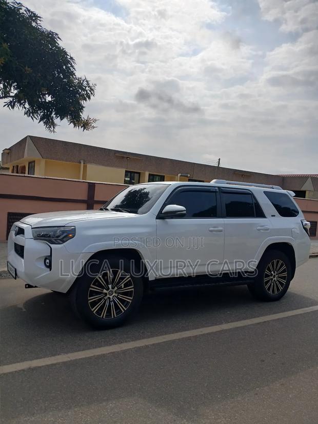 Toyota 4-Runner 2015 White