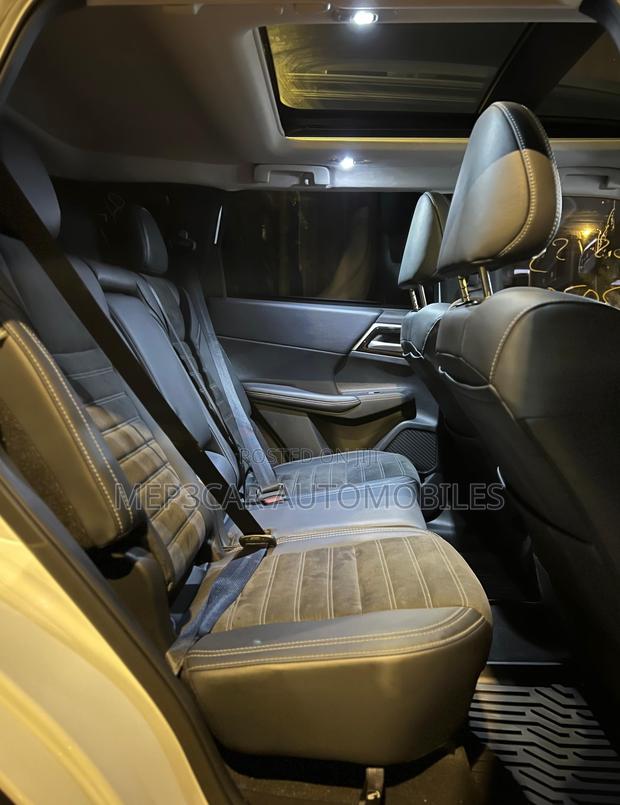 Mitsubishi Outlander SEL Platinum Edition 2024 White