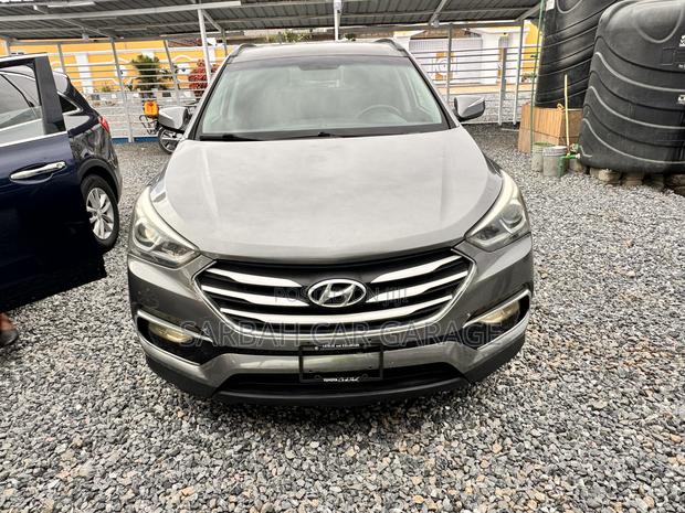 Hyundai Santa Fe 2018 Gray