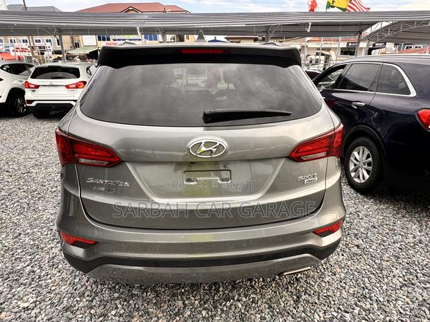 Hyundai Santa Fe 2018 Gray