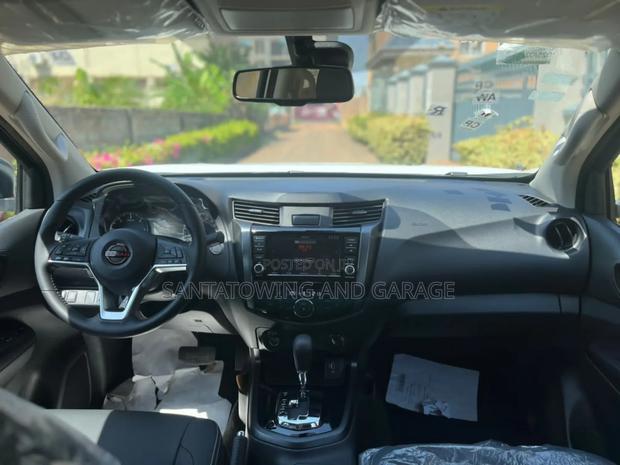 New Nissan Navara 2025 White