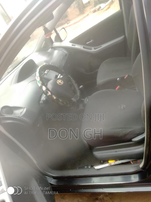 Toyota Vitz 2010 Black