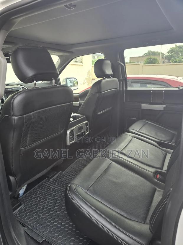 Ford F-150 Lariat 4x4 SuperCrew Cab Styleside 5.5 ft. box 145 in. WB