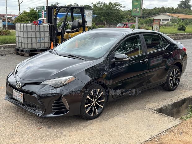 Toyota Corolla SE Special Edition 4dr Sedan (1.8L 4cyl CVT) 2017 Black
