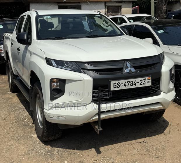 Mitsubishi L200 2023 White