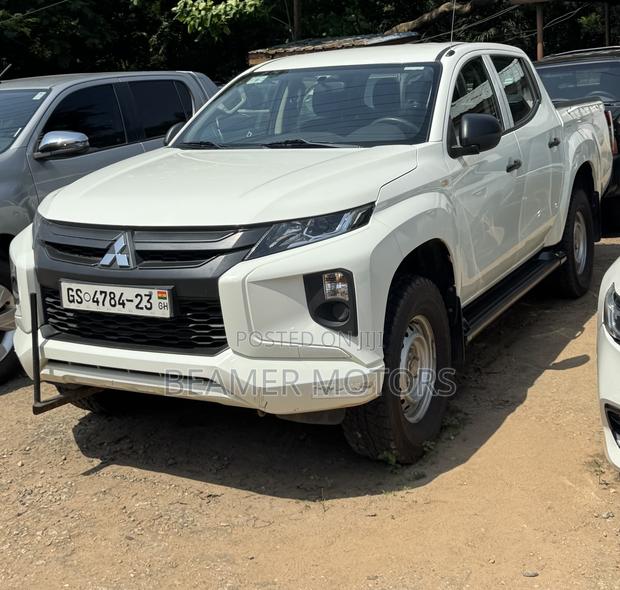 Mitsubishi L200 2023 White