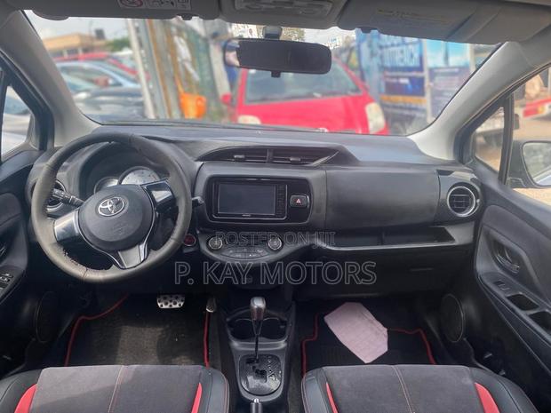 Toyota Vitz 1.5 FWD 3dr 2015 Blue