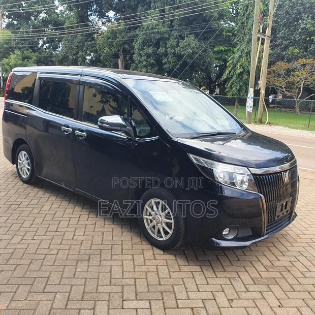 Toyota Esquire 2016