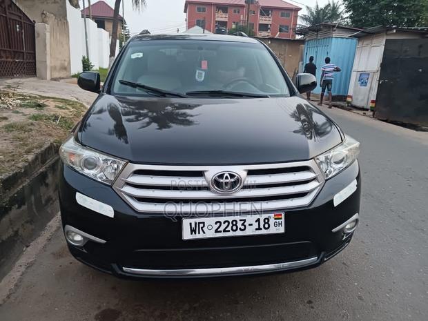 Toyota Highlander LE 4dr SUV AWD (3.5L 6cyl 6A) 2015 Black