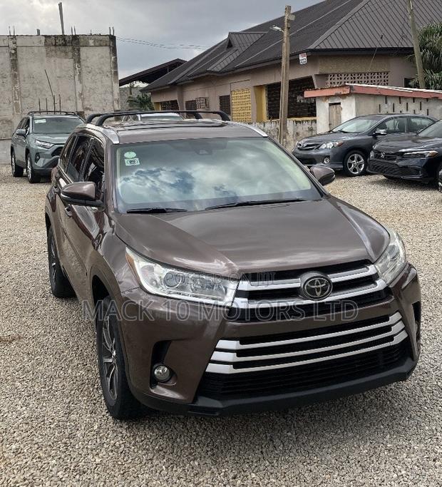 Toyota Highlander Limited 2019 Brown