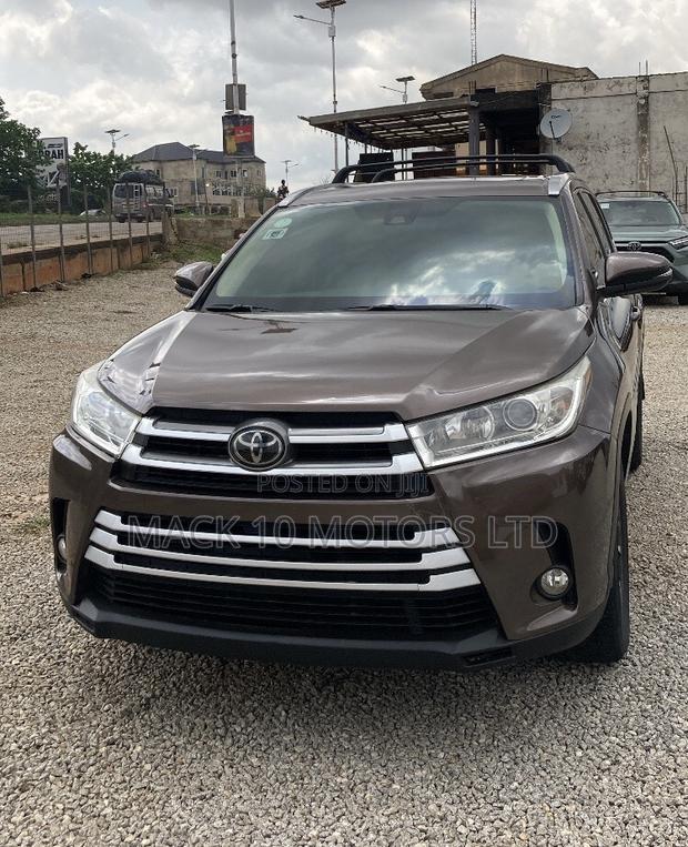 Toyota Highlander Limited 2019 Brown