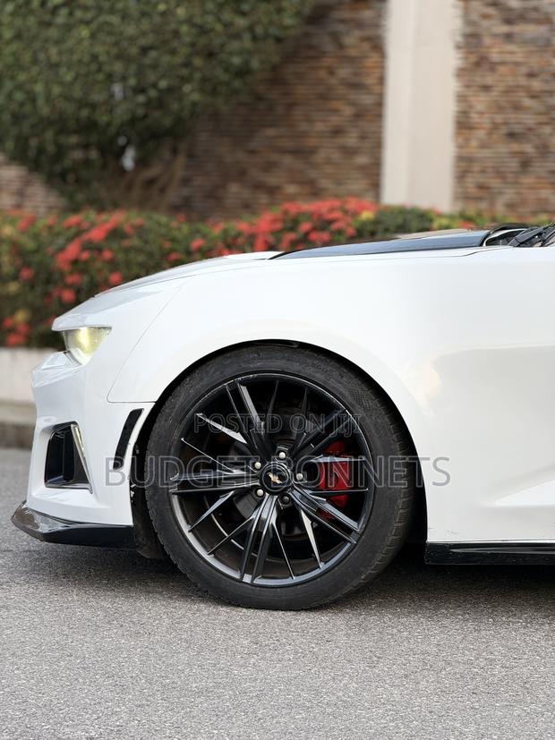 Chevrolet Camaro 2017 White