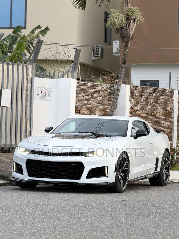 Chevrolet Camaro 2017 White