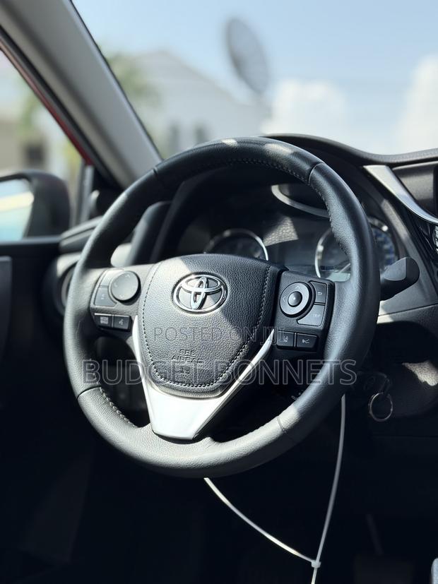 Toyota Corolla SE 4dr Sedan (1.8L 4cyl CVT) 2017 Red