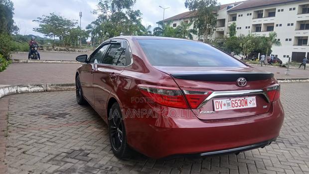 Toyota Camry SE 4dr Sedan (2.5L 4cyl 6A) 2016 Red