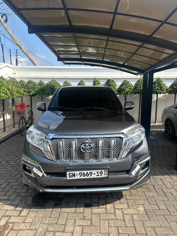 Toyota Land Cruiser Prado 2.8 2017 Gray